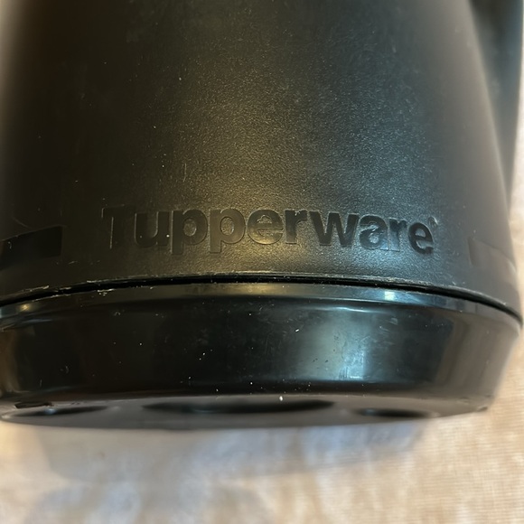 Tupperware carafe & accessories - Picture 3 of 9